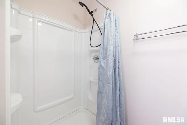 $395,000 | 28 Perkins Lane, Golconda, IL 62938