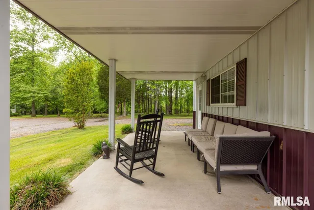 $395,000 | 28 Perkins Lane, Golconda, IL 62938