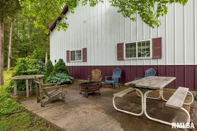 $395,000 | 28 Perkins Lane, Golconda, IL 62938