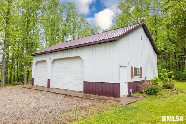 $395,000 | 28 Perkins Lane, Golconda, IL 62938