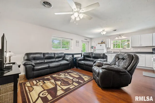 $395,000 | 28 Perkins Lane, Golconda, IL 62938