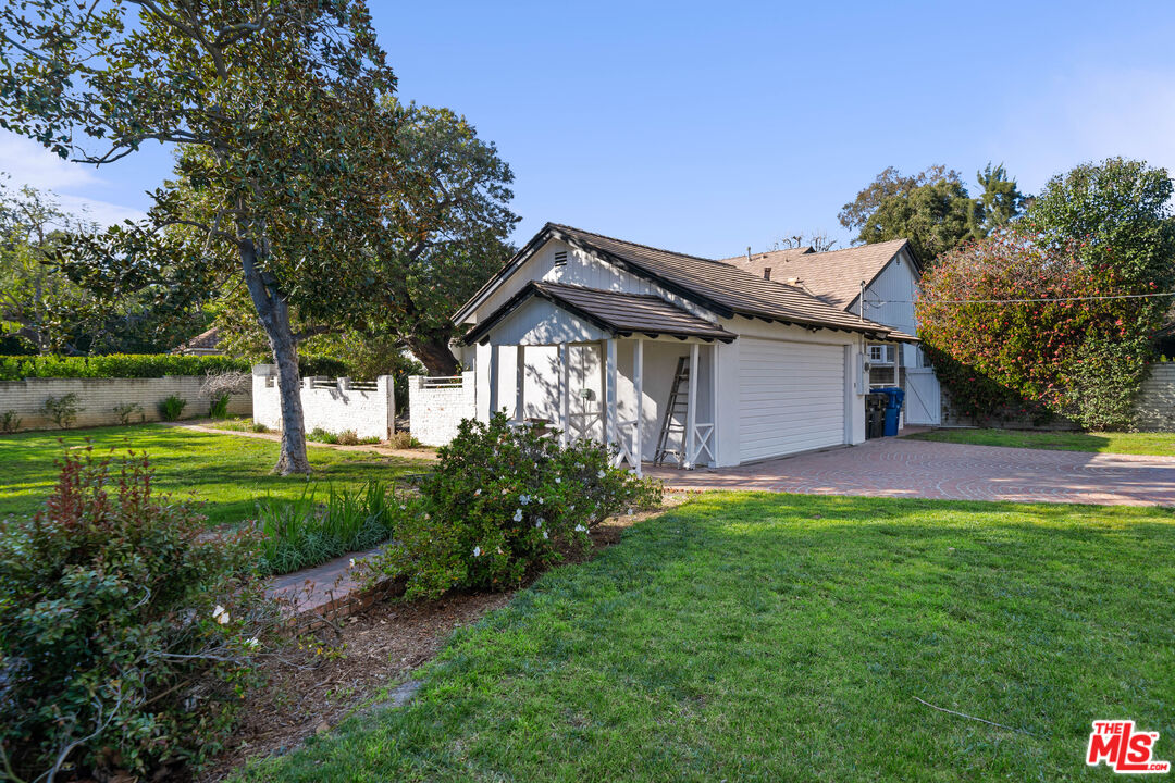 109 Homewood Road Los Angeles, CA 90049 - Photo 24 of 30