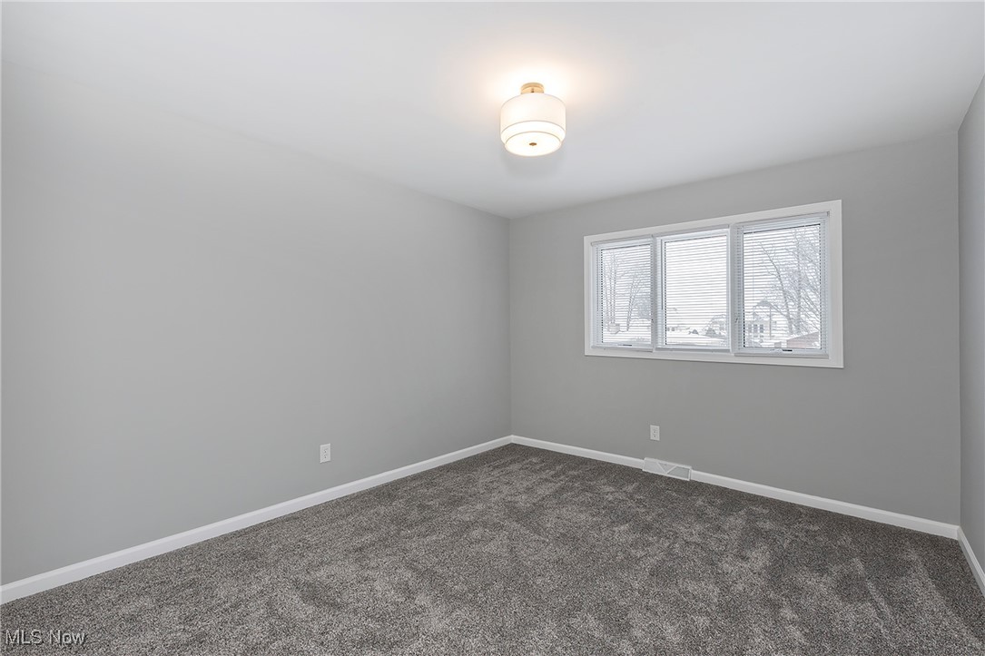 1939 Winchester Road Cleveland, OH 44124 - Photo 30 of 44 Gallery Image 30