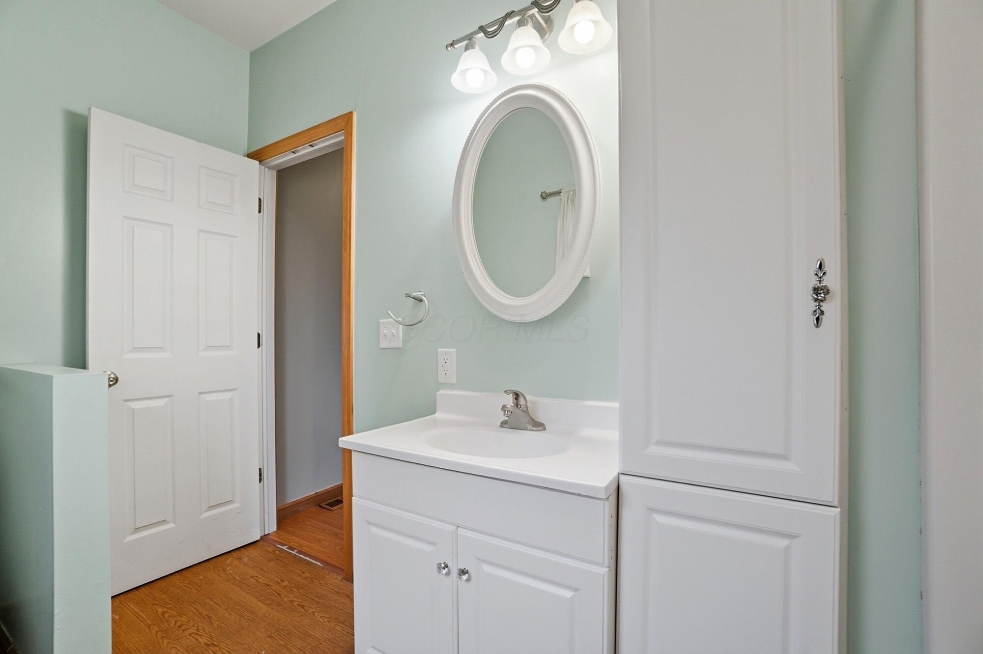4840 Tschopp Road Northeast Lancaster, OH 43130 - Photo 27 of 58 Full Bath 1 - 4840 Tschopp Road NE, Lancaster, OH 43130