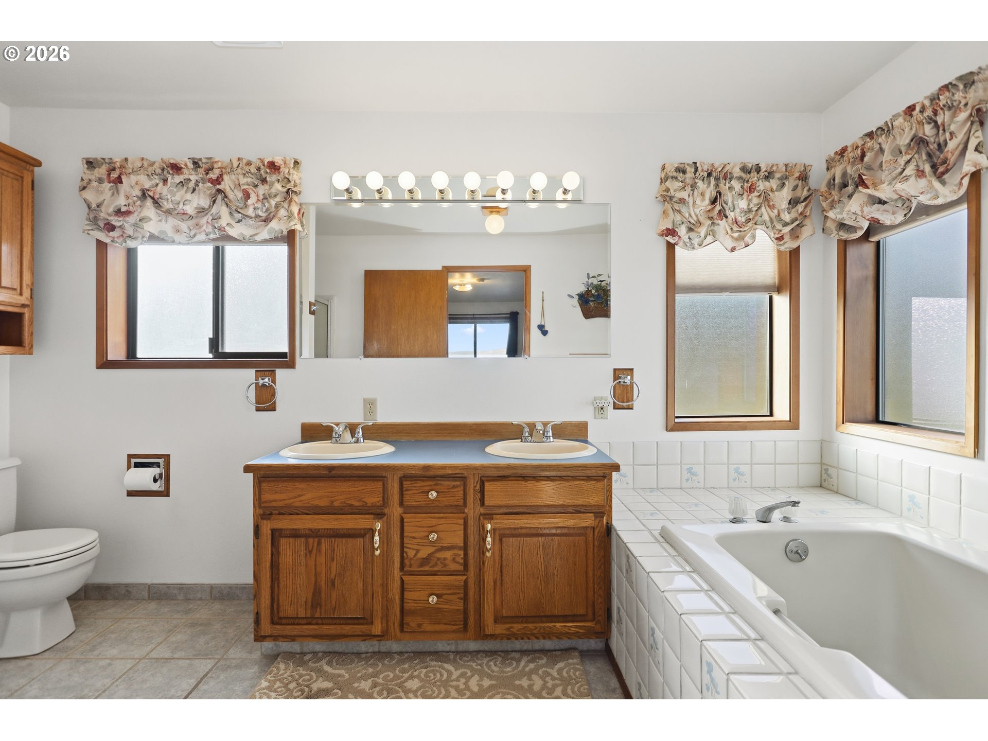 1490 Main Street Arlington, OR 97812 - Photo 18 of 48 Bathroom, Attached