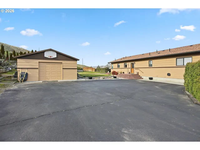 $649,000 | 1490 Main Street, Arlington, OR 97812