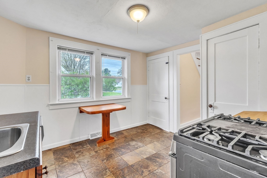 74 Ridgeway Street Westfield, MA 01085 - Photo 13 of 40 Gallery Image 13