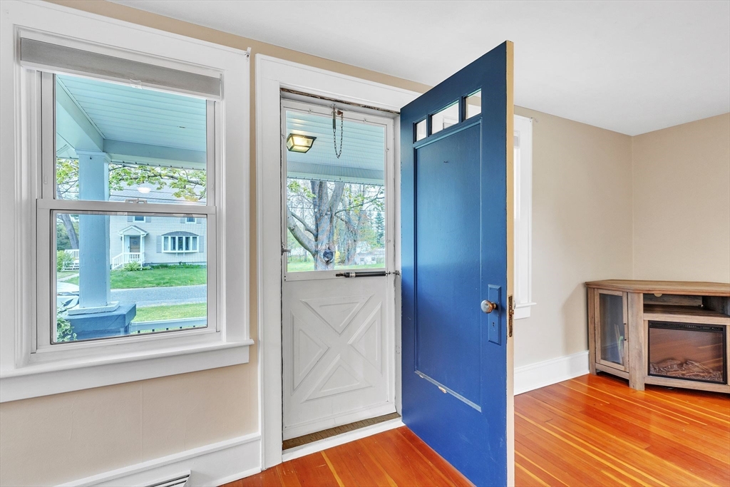 74 Ridgeway Street Westfield, MA 01085 - Photo 5 of 40 Gallery Image 5