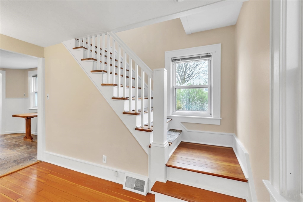 74 Ridgeway Street Westfield, MA 01085 - Photo 8 of 40 Gallery Image 8