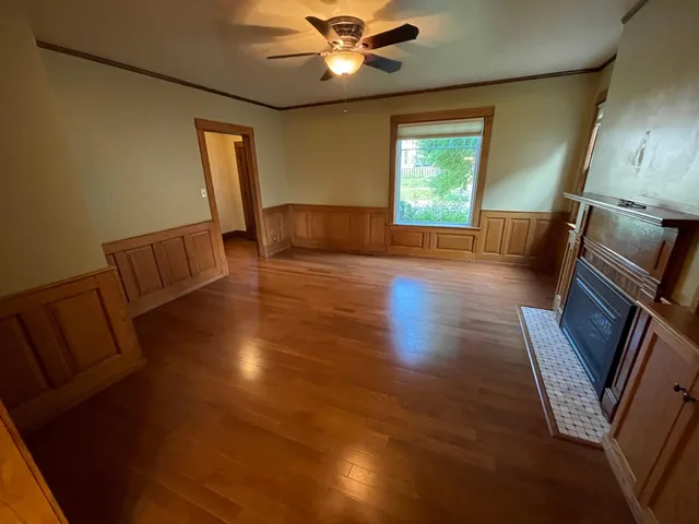 $300,000 | 222 West Pleasant Street, Mankato, MN 56001