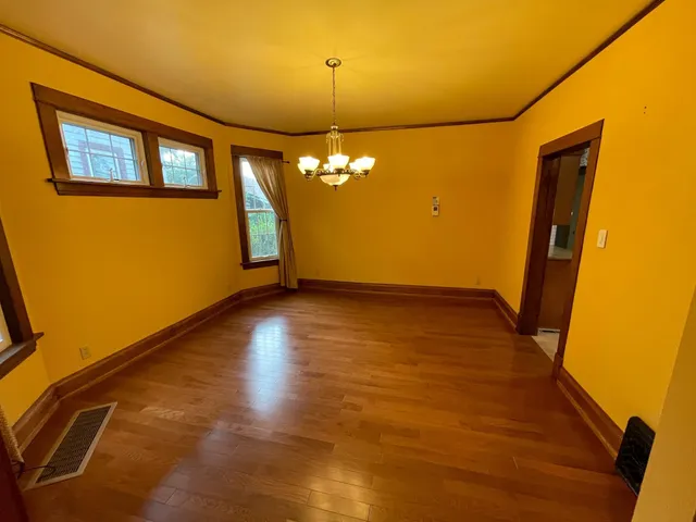 $300,000 | 222 West Pleasant Street, Mankato, MN 56001