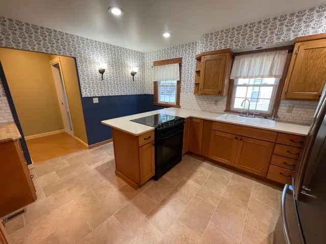 $300,000 | 222 West Pleasant Street, Mankato, MN 56001