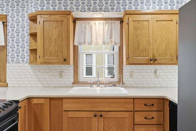 $295,000 | 222 West Pleasant Street, Mankato, MN 56001