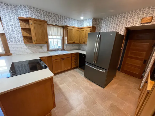 $300,000 | 222 West Pleasant Street, Mankato, MN 56001