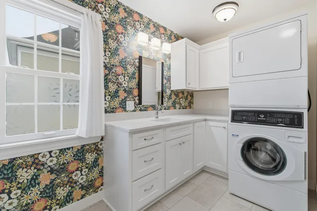 $295,000 | 222 West Pleasant Street, Mankato, MN 56001