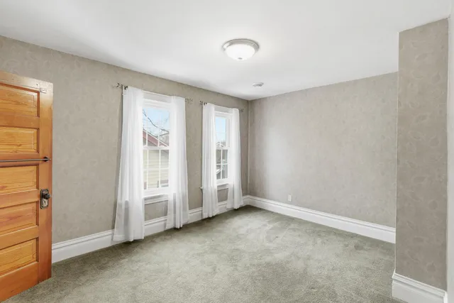 $295,000 | 222 West Pleasant Street, Mankato, MN 56001