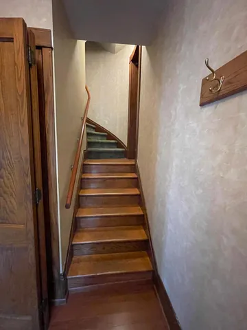 $300,000 | 222 West Pleasant Street, Mankato, MN 56001