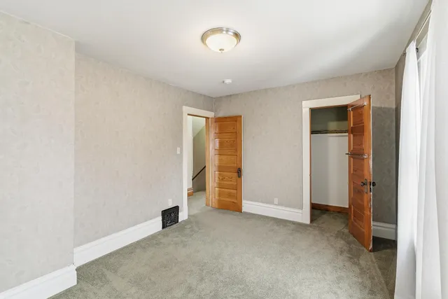 $295,000 | 222 West Pleasant Street, Mankato, MN 56001