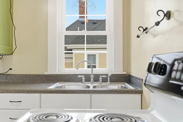 $295,000 | 222 West Pleasant Street, Mankato, MN 56001