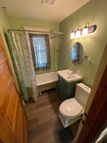 $300,000 | 222 West Pleasant Street, Mankato, MN 56001