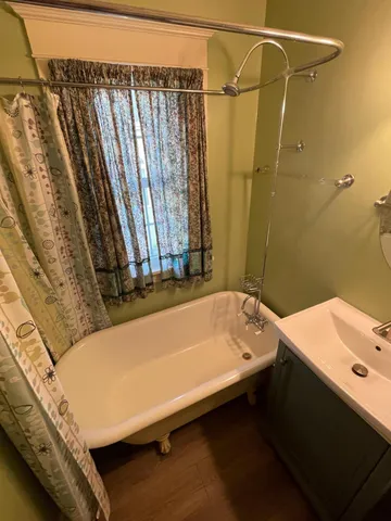 $300,000 | 222 West Pleasant Street, Mankato, MN 56001