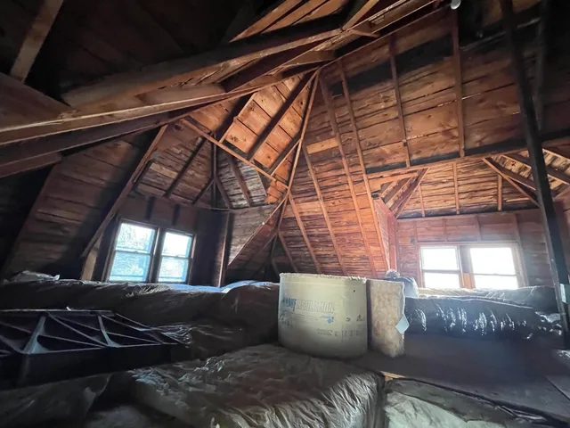 $300,000 | 222 West Pleasant Street, Mankato, MN 56001