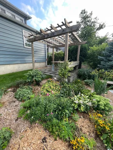 $295,000 | 222 West Pleasant Street, Mankato, MN 56001