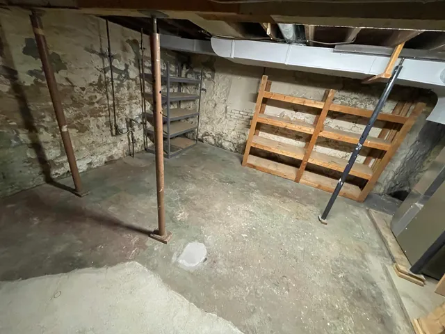 $300,000 | 222 West Pleasant Street, Mankato, MN 56001