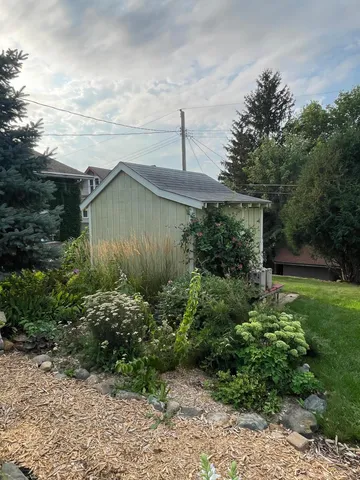 $295,000 | 222 West Pleasant Street, Mankato, MN 56001