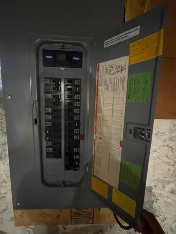 $300,000 | 222 West Pleasant Street, Mankato, MN 56001