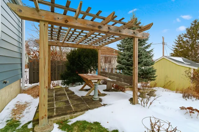 $295,000 | 222 West Pleasant Street, Mankato, MN 56001