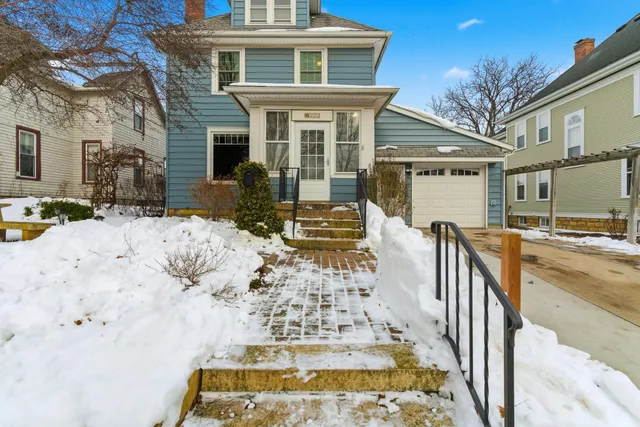 $295,000 | 222 West Pleasant Street, Mankato, MN 56001