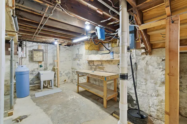 $295,000 | 222 West Pleasant Street, Mankato, MN 56001