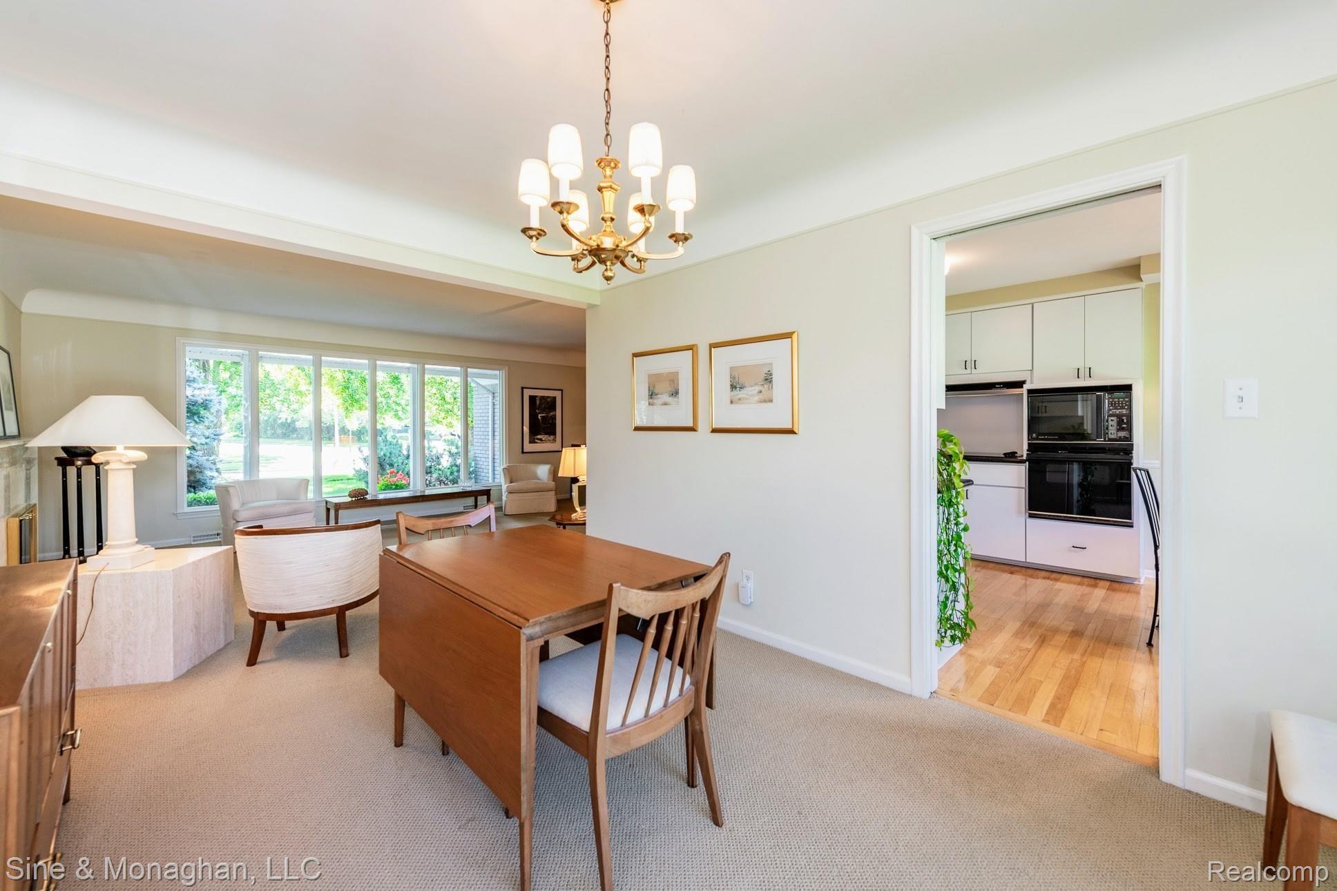 336 South Cranbrook Cross Road Bloomfield Hills, MI 48301 - Photo 10 of 40 Dining room to kitchen view