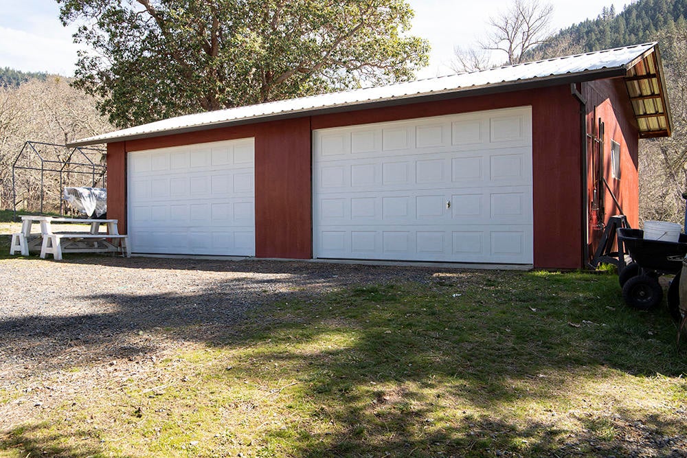 1629 Slagle Creek Road Grants Pass, OR 97527 - Photo 22 of 37 28