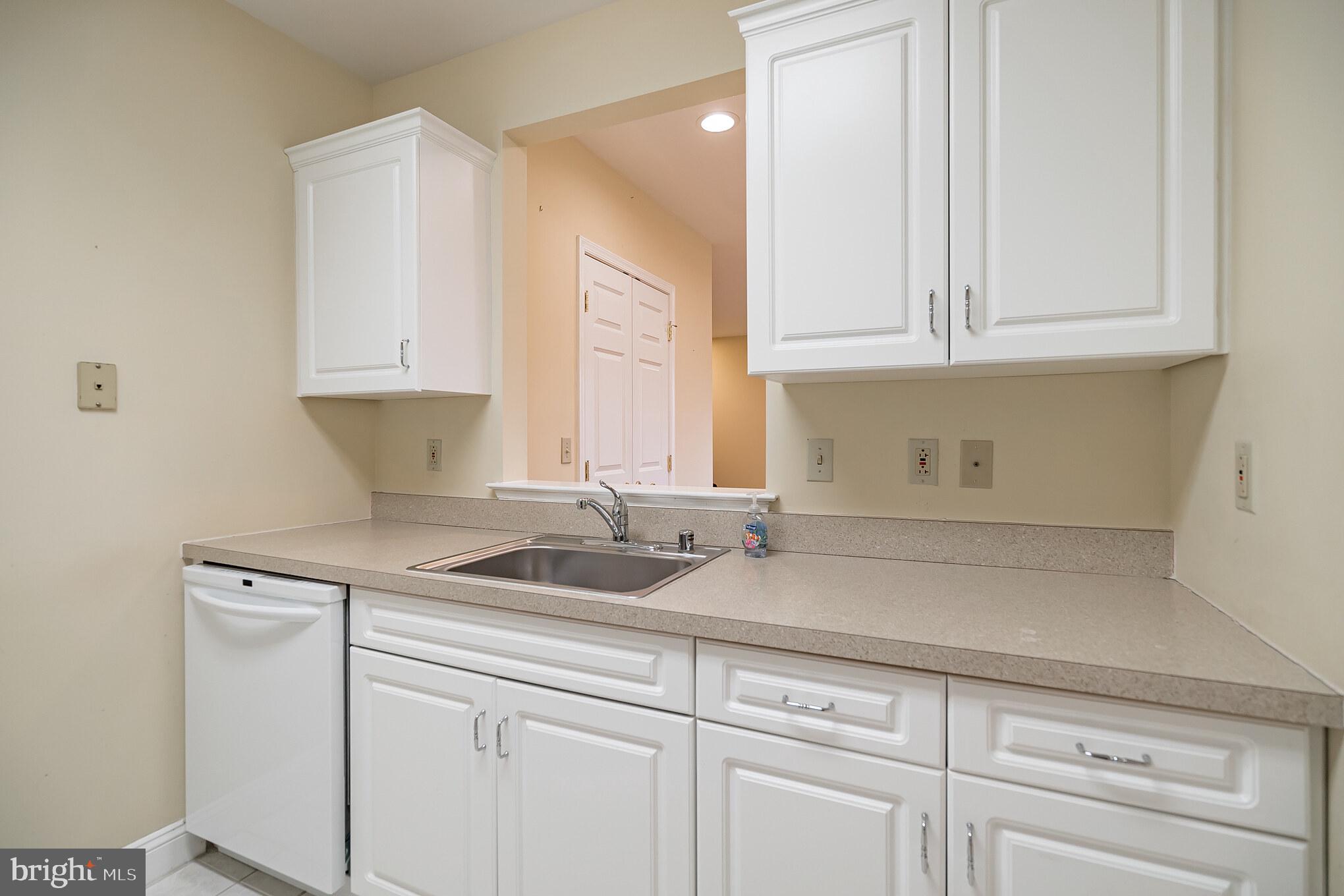 2033 Windrow Drive Princeton, NJ 08540 - Photo 7 of 56