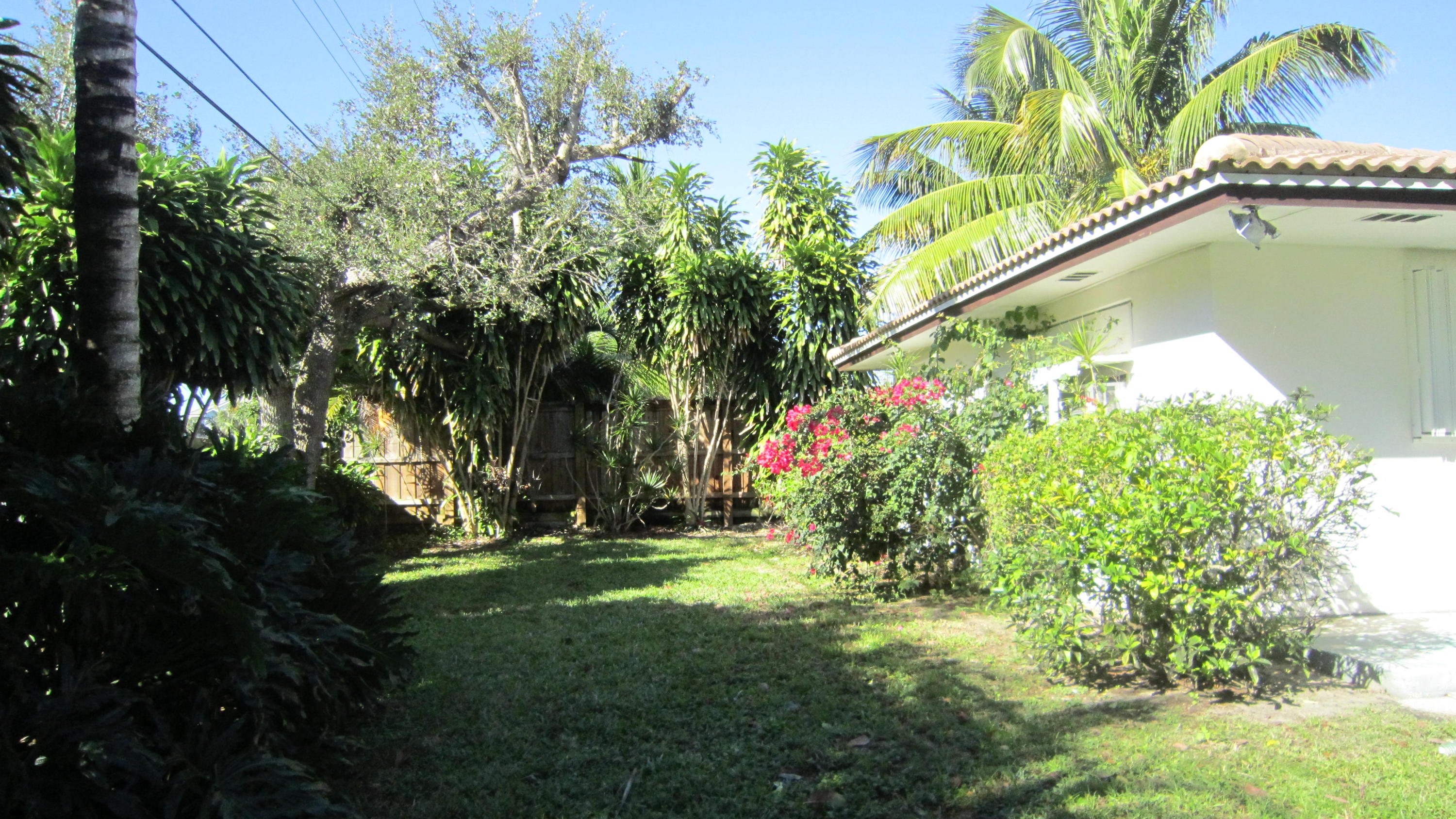2068 Ardley Road Juno Beach, FL 33408 - Photo 4 of 19 IMG_5398