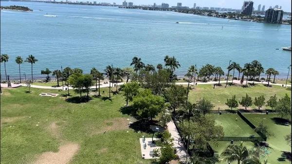 $3,900 | 1900 North Bayshore Drive, Unit 3311, Miami, FL 33132