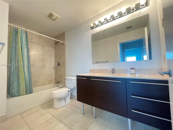 $3,900 | 1900 North Bayshore Drive, Unit 3311, Miami, FL 33132