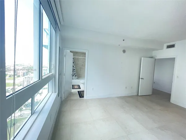 $3,900 | 1900 North Bayshore Drive, Unit 3311, Miami, FL 33132