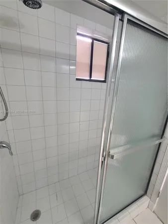 $2,100 | 5440 West 21st Avenue, Unit 302, Hialeah, FL 33016