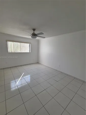 $2,100 | 5440 West 21st Avenue, Unit 302, Hialeah, FL 33016
