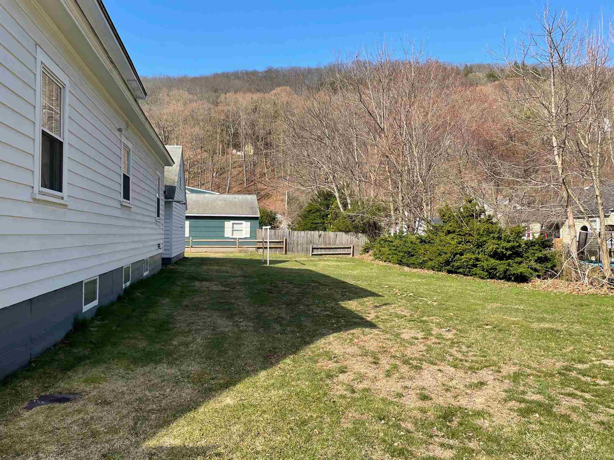 7 Steuben Street Rockingham, VT 05101 - Photo 4 of 22