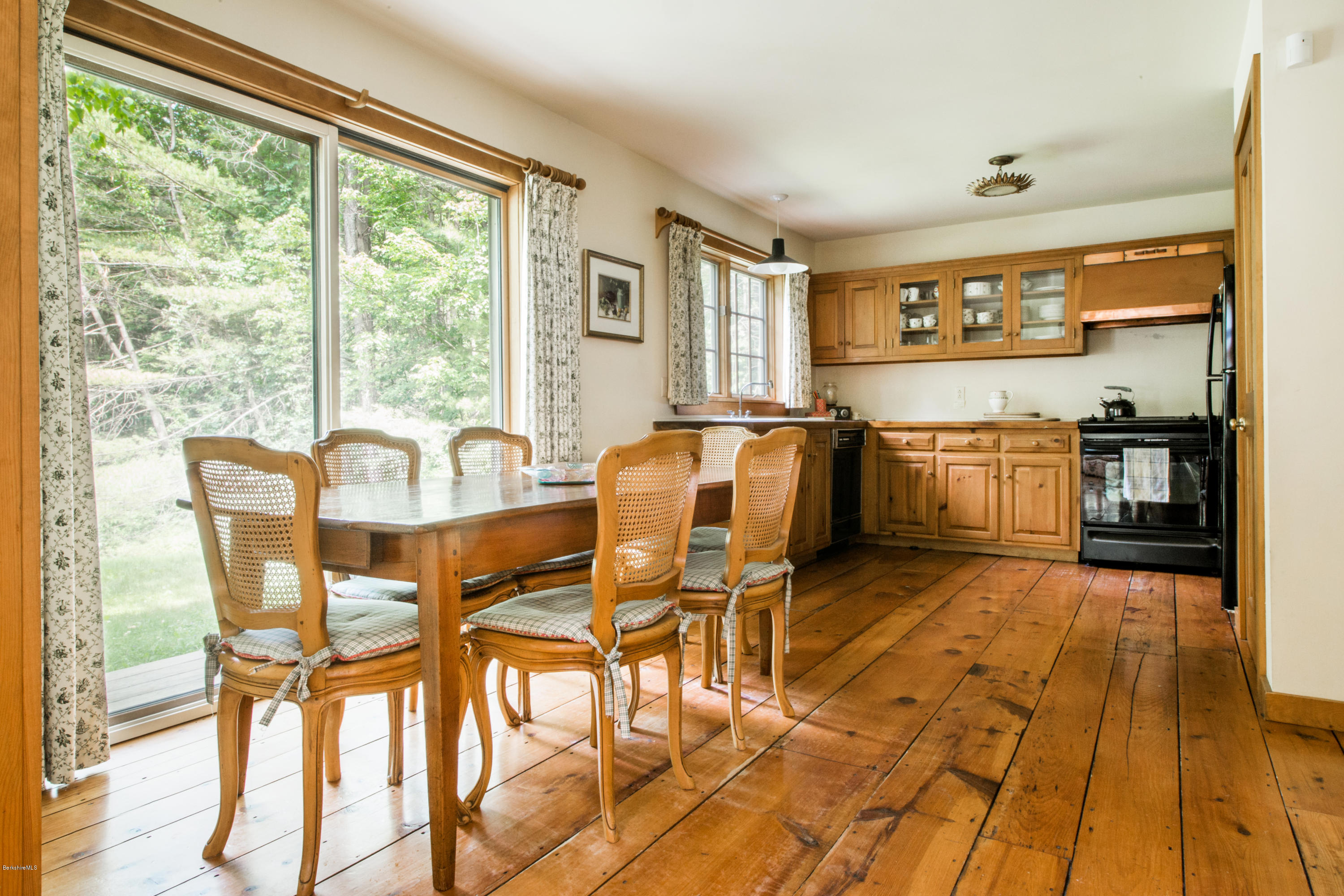 102 West Center Road West Stockbridge, MA 01266 - Photo 8 of 19 DINING & KITCHEN