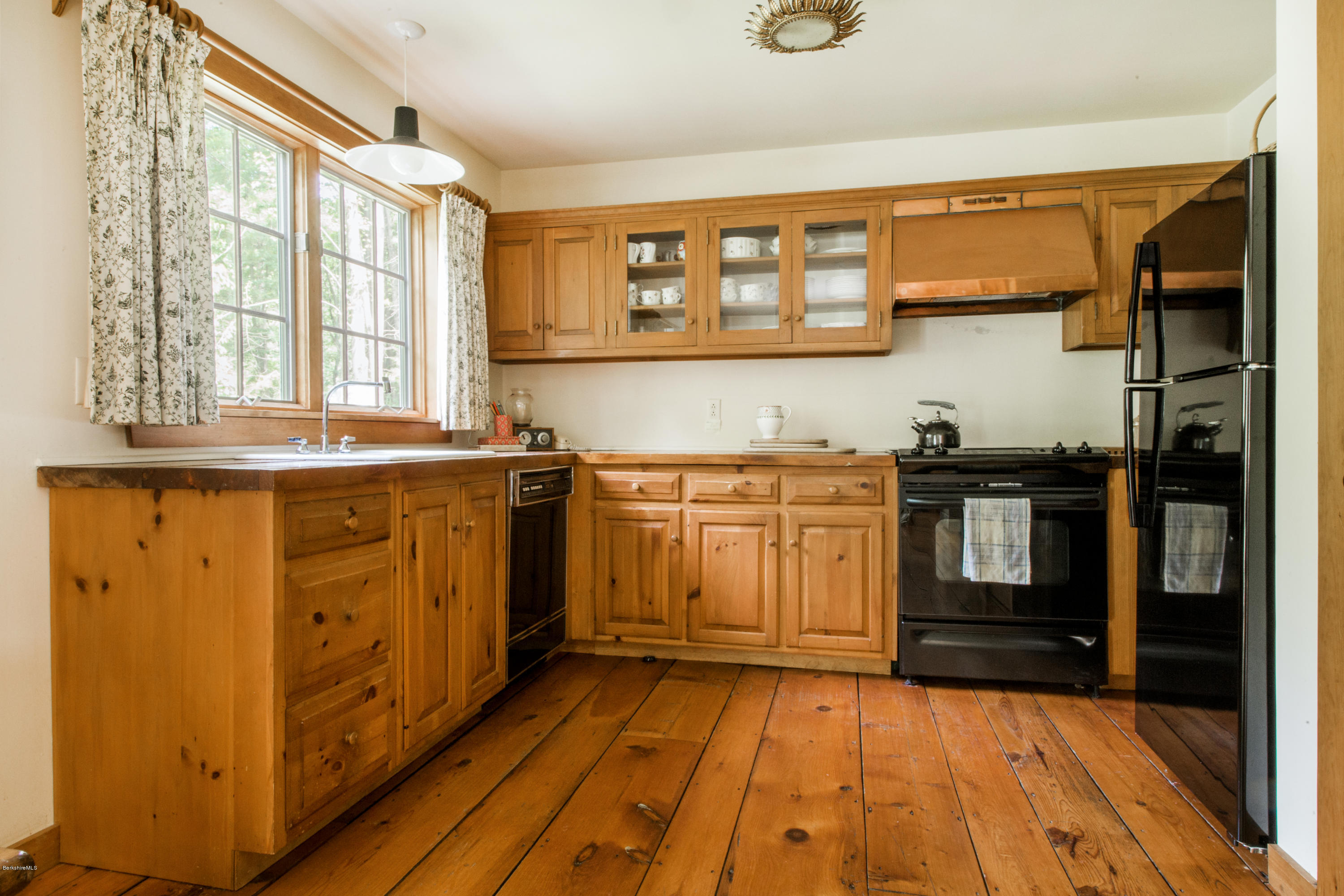102 West Center Road West Stockbridge, MA 01266 - Photo 9 of 19 COUNTRY KITCHEN