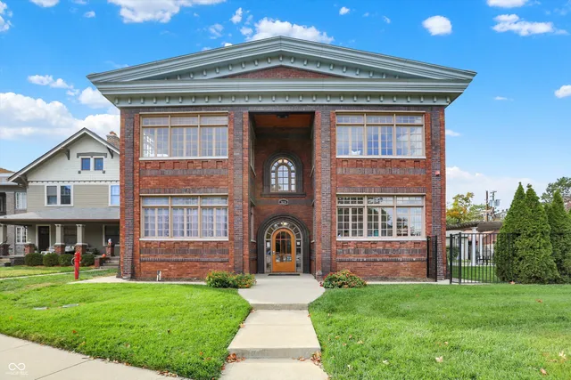 $329,900 | 3034 North Pennsylvania Street, Unit 4, Indianapolis, IN 46205