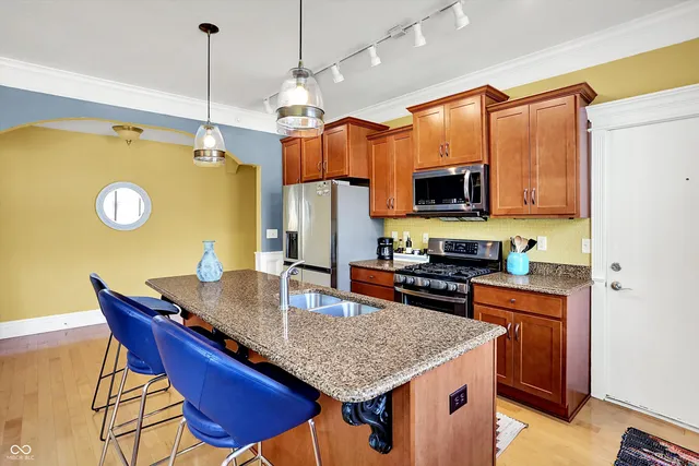 $329,900 | 3034 North Pennsylvania Street, Unit 4, Indianapolis, IN 46205