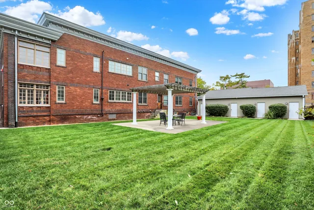 $329,900 | 3034 North Pennsylvania Street, Unit 4, Indianapolis, IN 46205