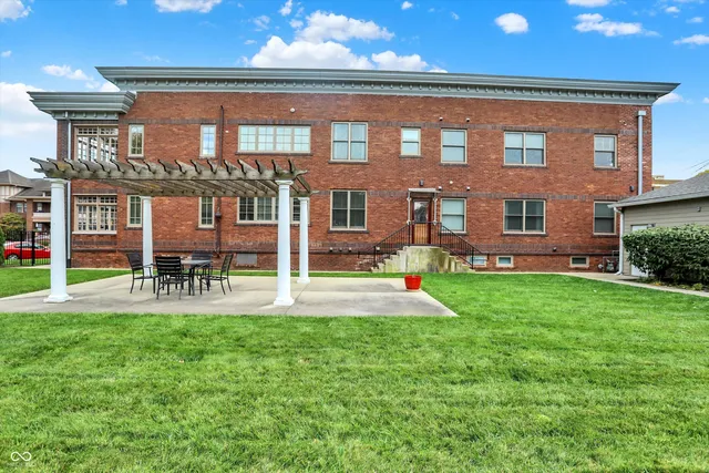 $329,900 | 3034 North Pennsylvania Street, Unit 4, Indianapolis, IN 46205