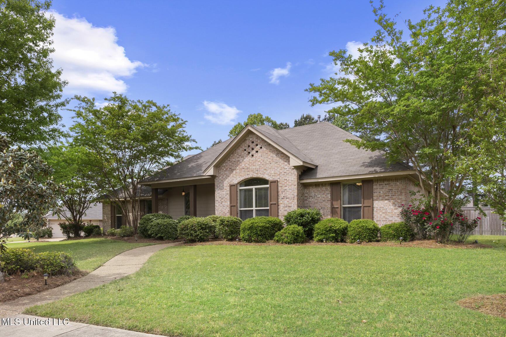 194 Memory Lane Madison, MS 39110 - Photo 1 of 25 Front Exterior